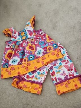 Girls Bright Floral & Butterfly Two-Piece Outfit - Pink, Orange, Turquoise